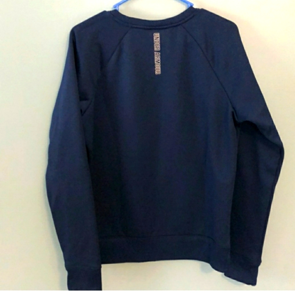 Women's Under Armour sweatshirt.